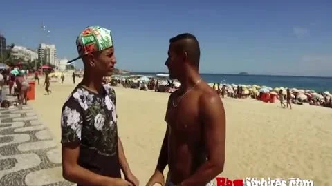 Marcelo Mastro bonks bare Checo